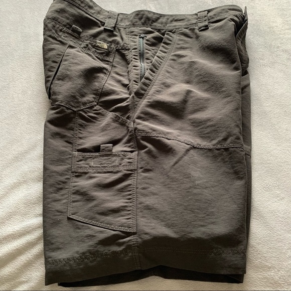 The North Face dark grey outdoor shorts, size 32 - Picture 11 of 16